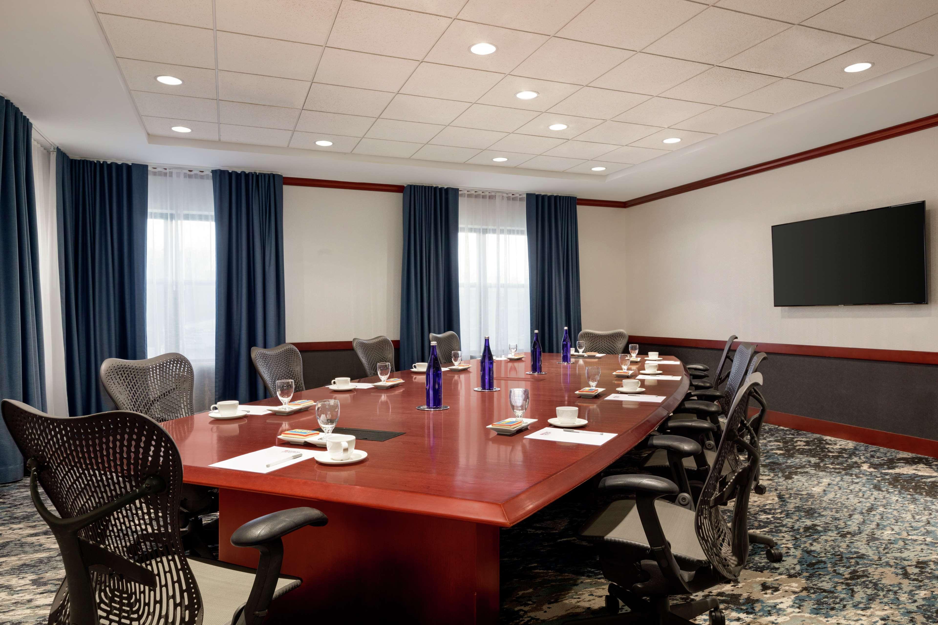 Hilton Garden Inn Troy Exterior photo