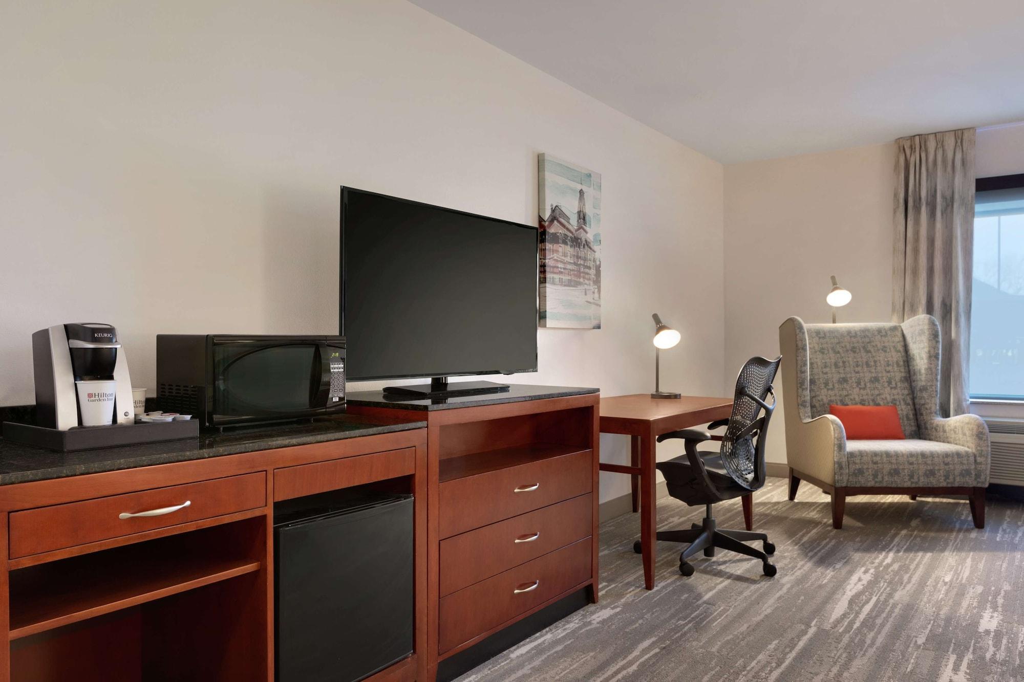 Hilton Garden Inn Troy Exterior photo